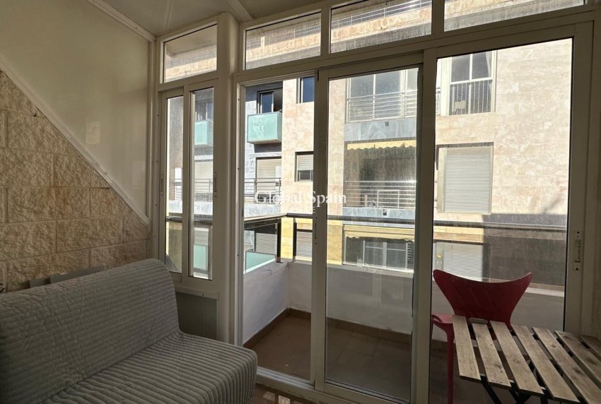 Revente - APPARTEMENT -
TORREVIEJA - Estacion de autobuses