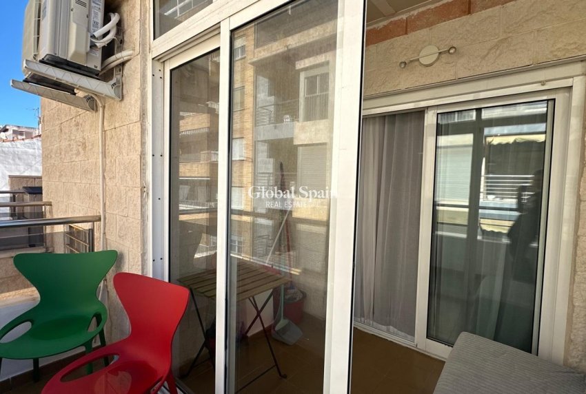 Revente - APPARTEMENT -
TORREVIEJA - Estacion de autobuses