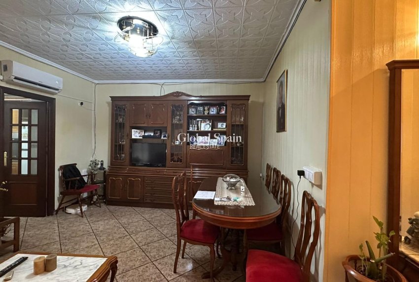 Revente - APPARTEMENT -
TORREVIEJA - Estacion de autobuses