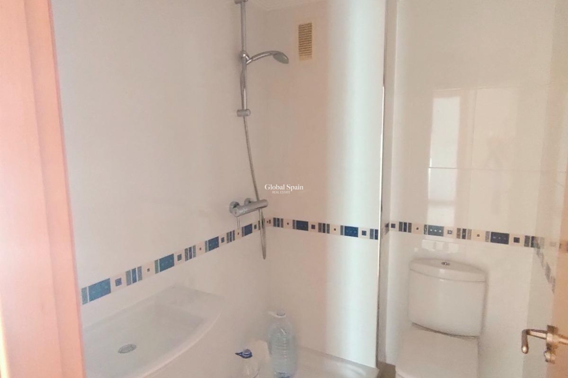 Revente - APPARTEMENT -
TORREVIEJA - Estacion de autobuses