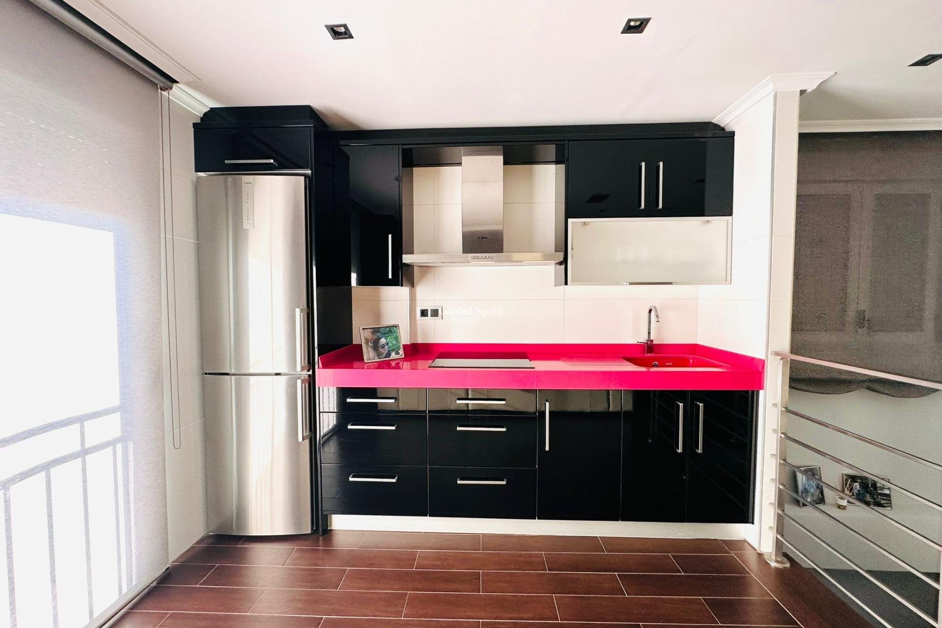 Revente - APPARTEMENT -
TORREVIEJA - Estacion de autobuses