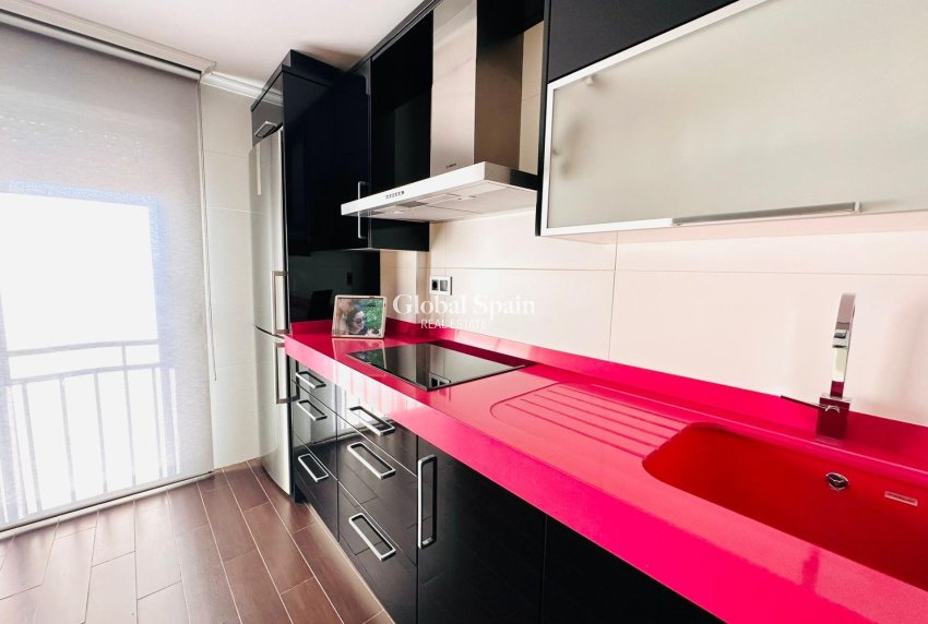 Revente - APPARTEMENT -
TORREVIEJA - Estacion de autobuses