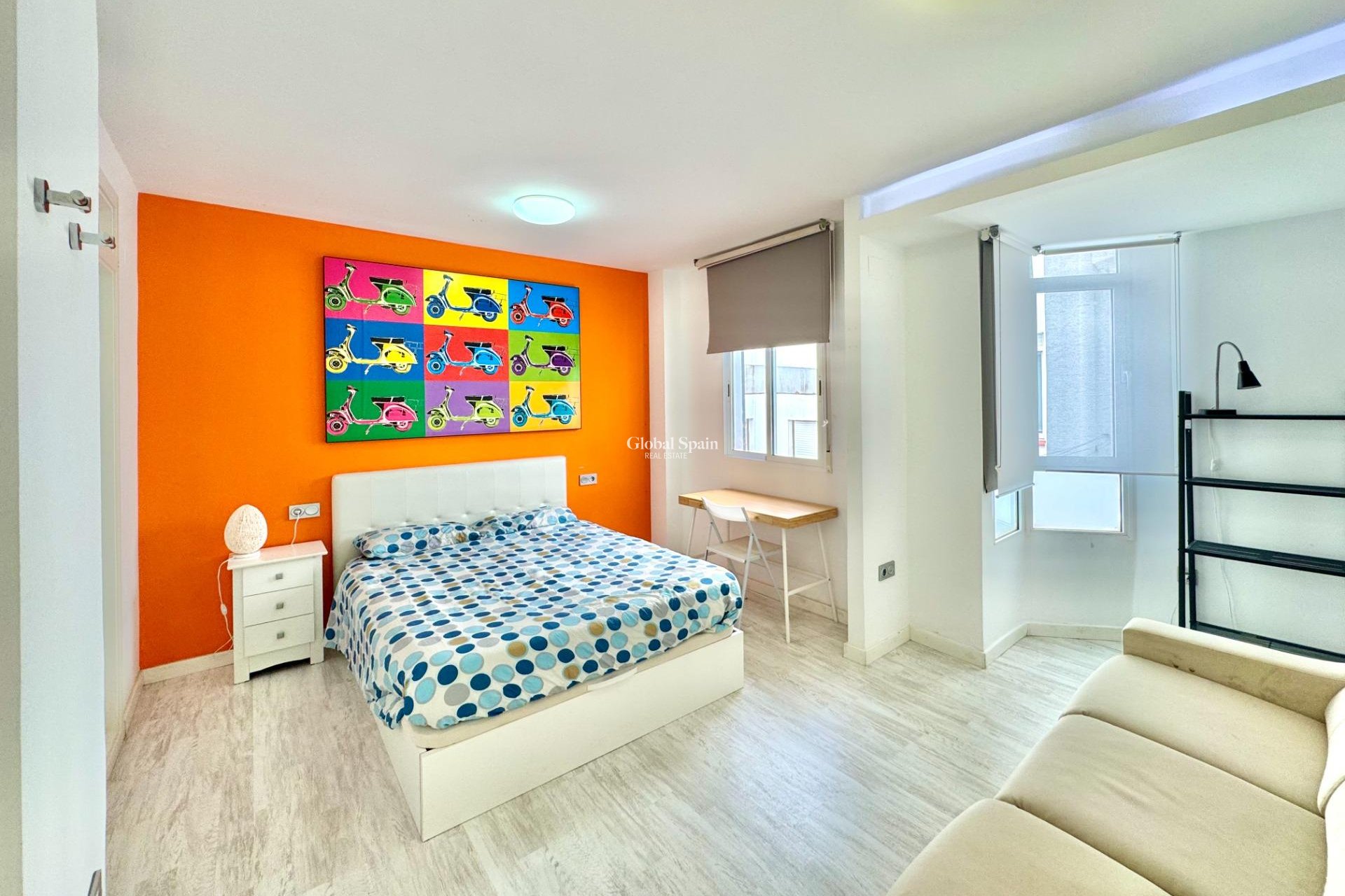 Revente - APPARTEMENT -
TORREVIEJA - Estacion de autobuses