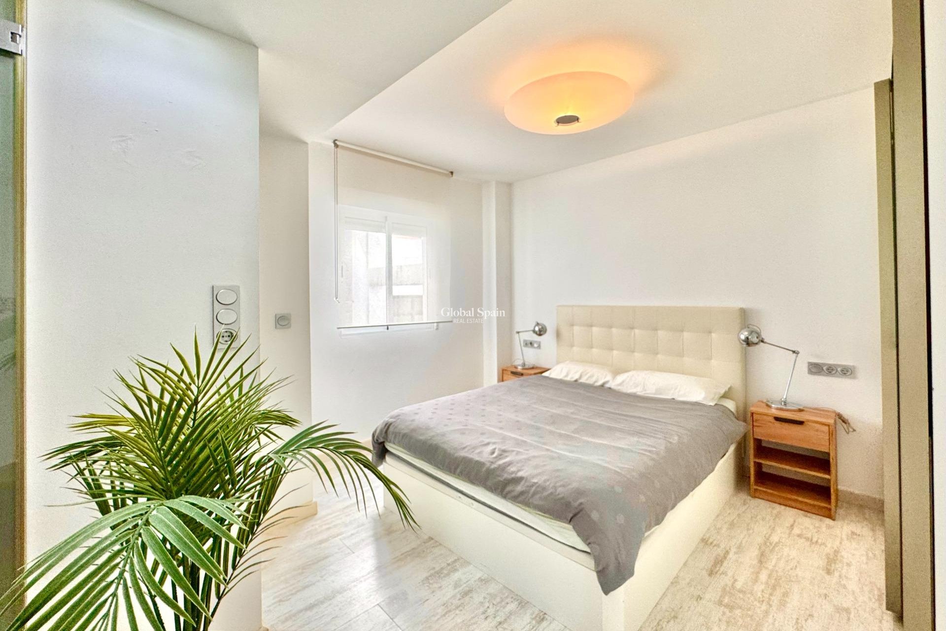 Revente - APPARTEMENT -
TORREVIEJA - Estacion de autobuses