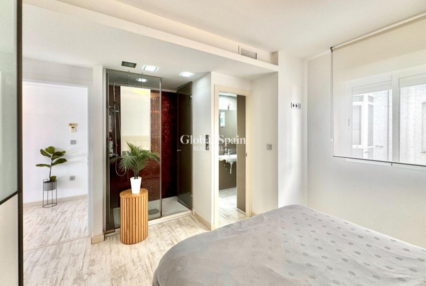 Revente - APPARTEMENT -
TORREVIEJA - Estacion de autobuses