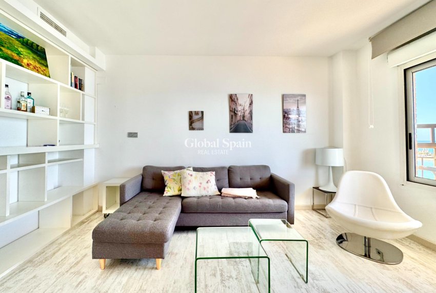 Revente - APPARTEMENT -
TORREVIEJA - Estacion de autobuses