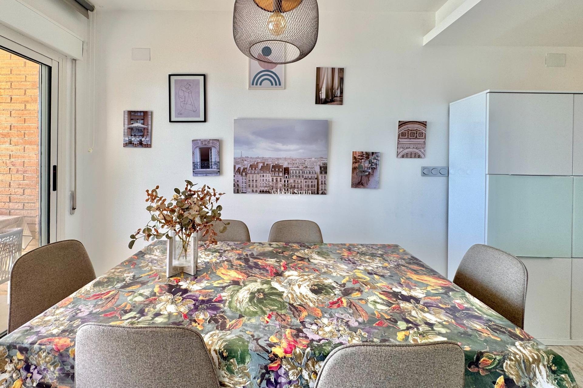 Revente - APPARTEMENT -
TORREVIEJA - Estacion de autobuses