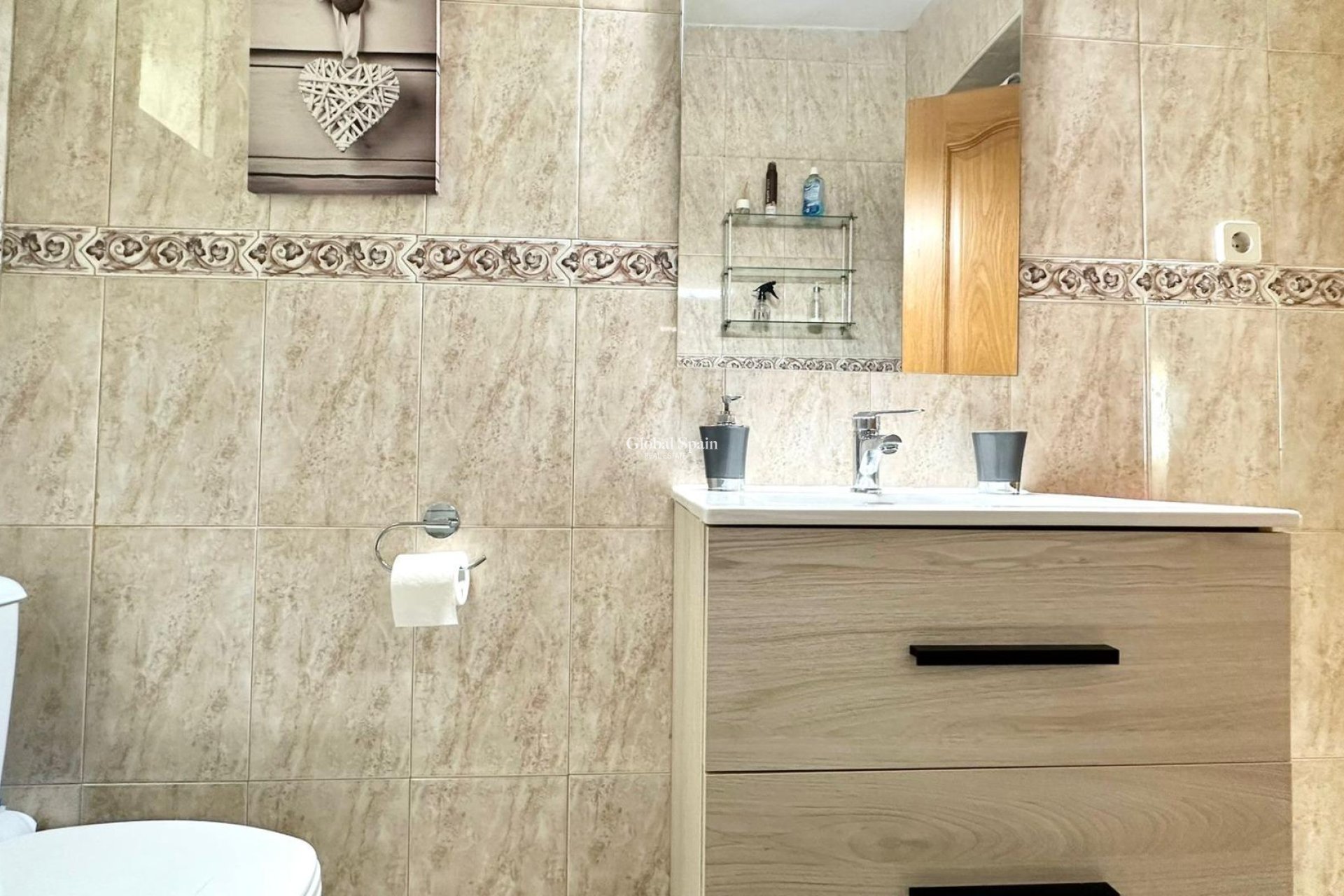 Revente - APPARTEMENT -
TORREVIEJA - Estacion de autobuses