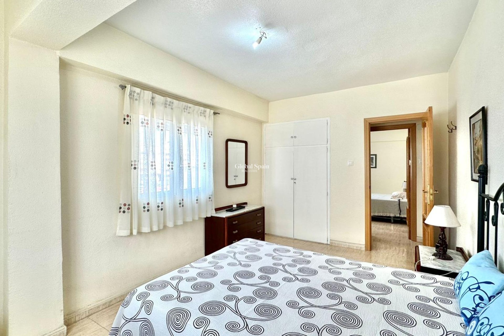 Revente - APPARTEMENT -
TORREVIEJA - Estacion de autobuses