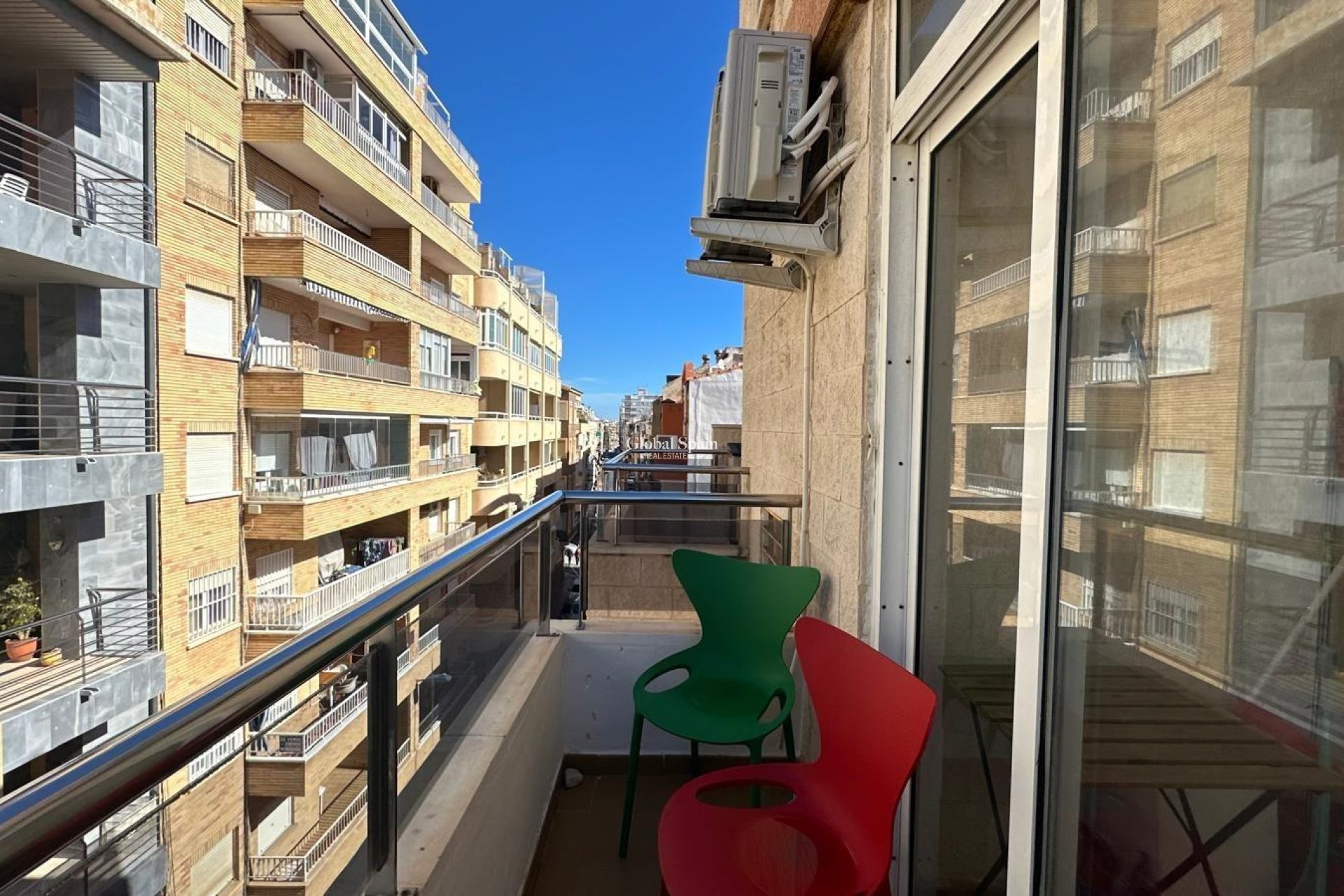Revente - APPARTEMENT -
TORREVIEJA - Estacion de autobuses