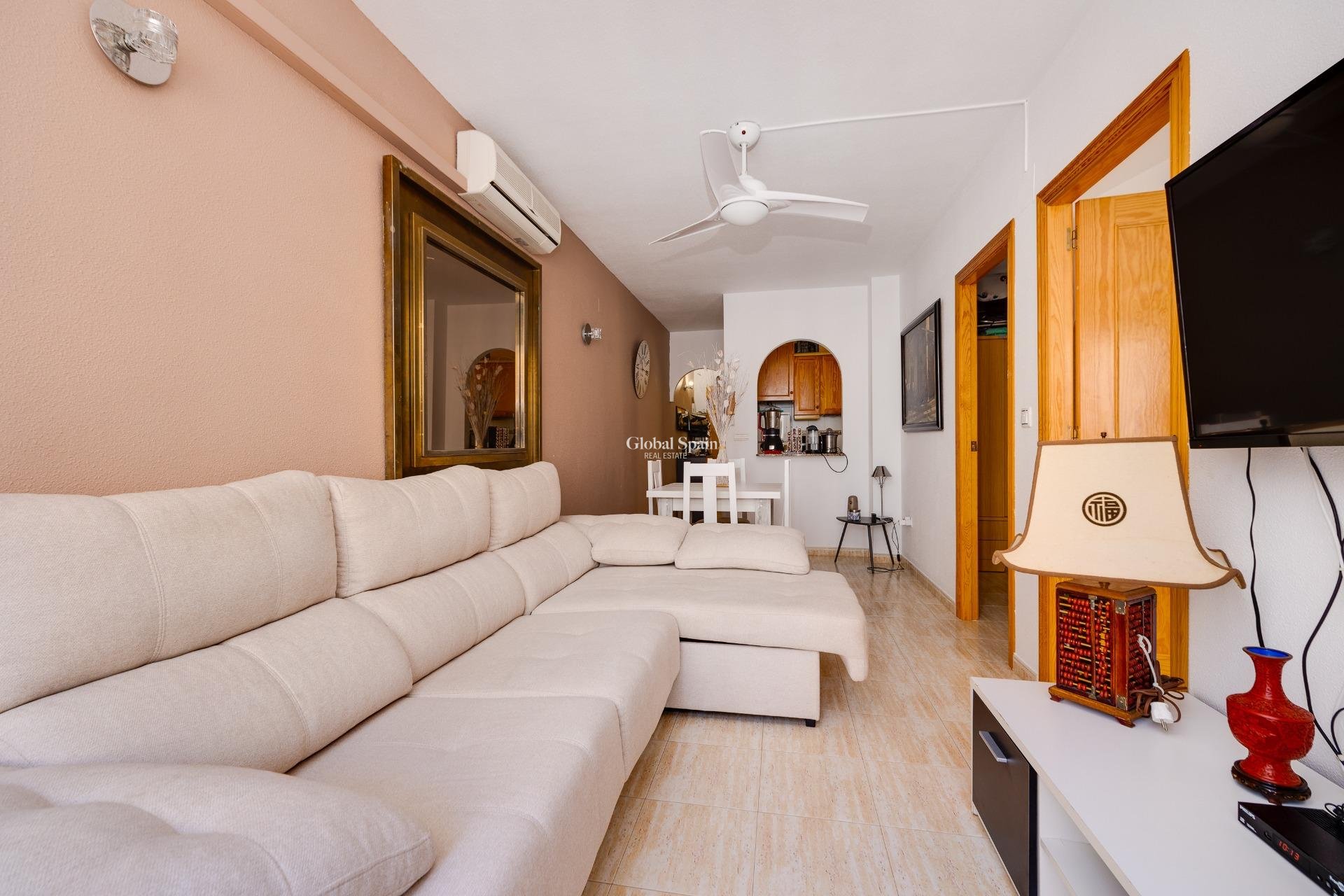 Revente - APPARTEMENT -
TORREVIEJA - Estacion de autobuses