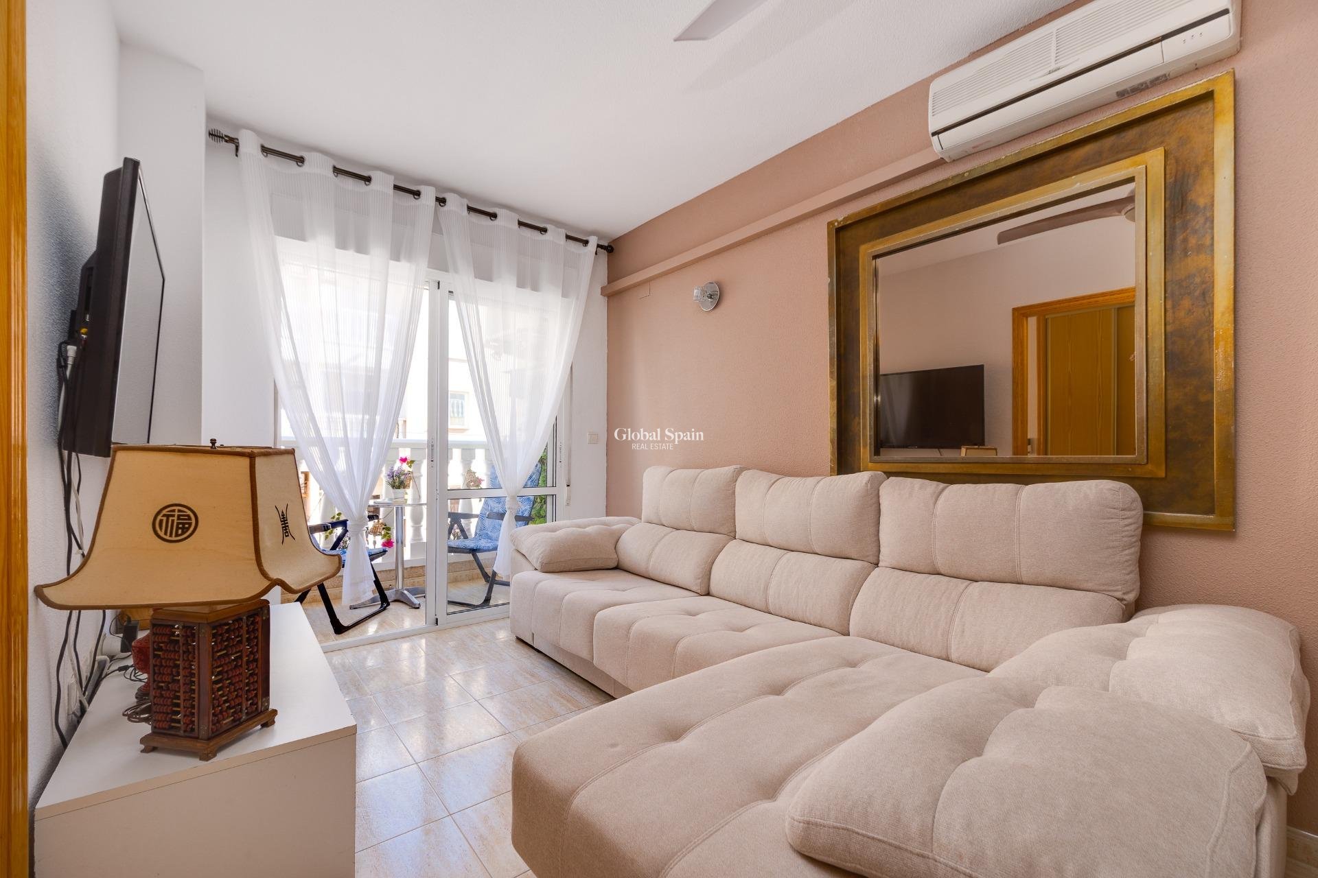 Revente - APPARTEMENT -
TORREVIEJA - Estacion de autobuses
