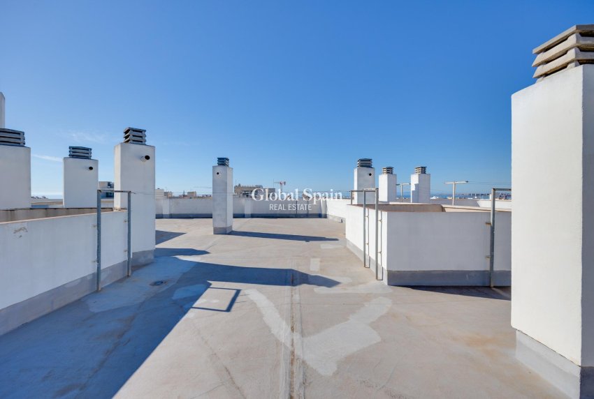 Revente - APPARTEMENT -
TORREVIEJA - Estacion de autobuses