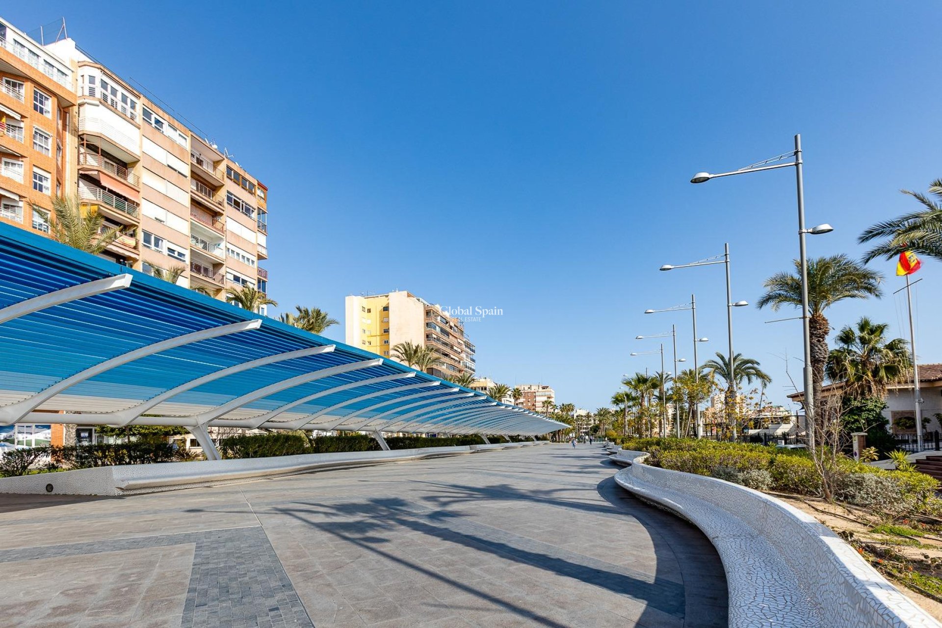 Revente - APPARTEMENT -
TORREVIEJA - Estacion de autobuses