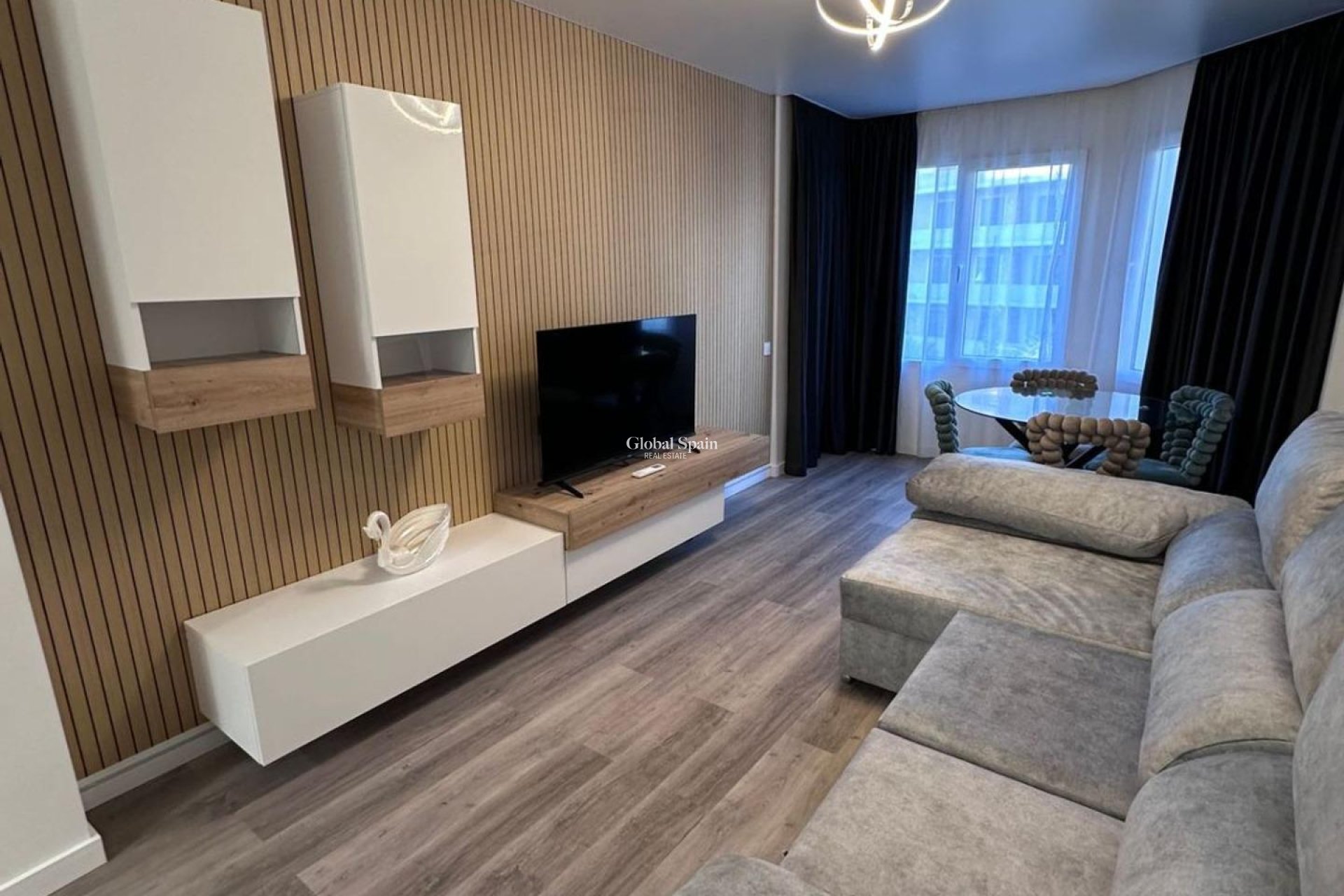 Revente - APPARTEMENT -
TORREVIEJA - Estacion de autobuses