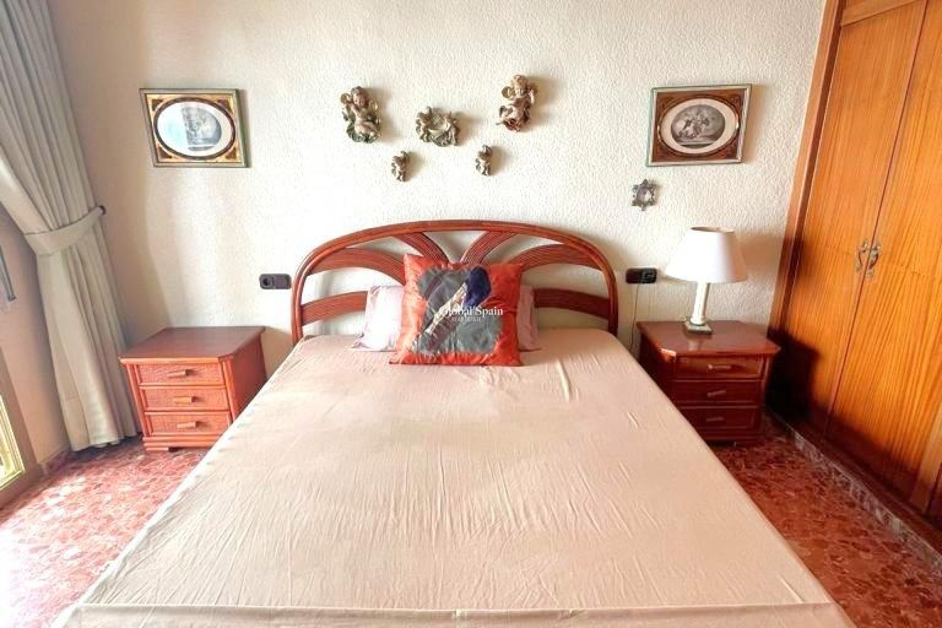 Revente - APPARTEMENT -
TORREVIEJA - Estacion de autobuses