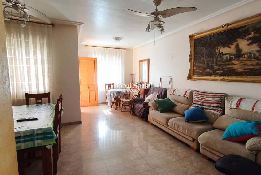 Revente - APPARTEMENT -
TORREVIEJA - Estacion de autobuses