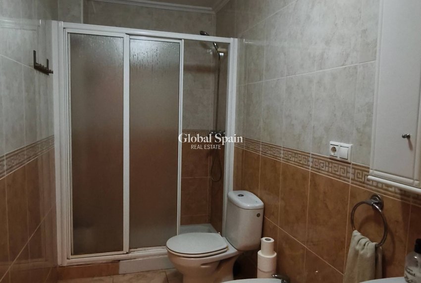 Revente - APPARTEMENT -
TORREVIEJA - Estacion de autobuses