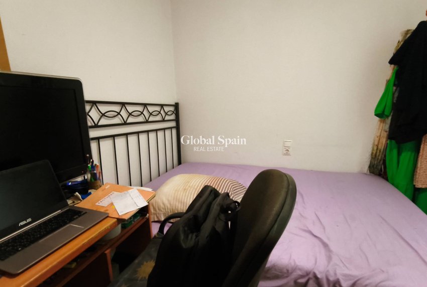 Revente - APPARTEMENT -
TORREVIEJA - Estacion de autobuses