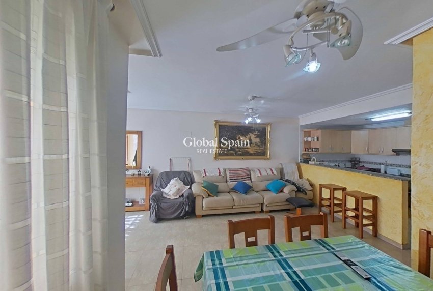 Revente - APPARTEMENT -
TORREVIEJA - Estacion de autobuses