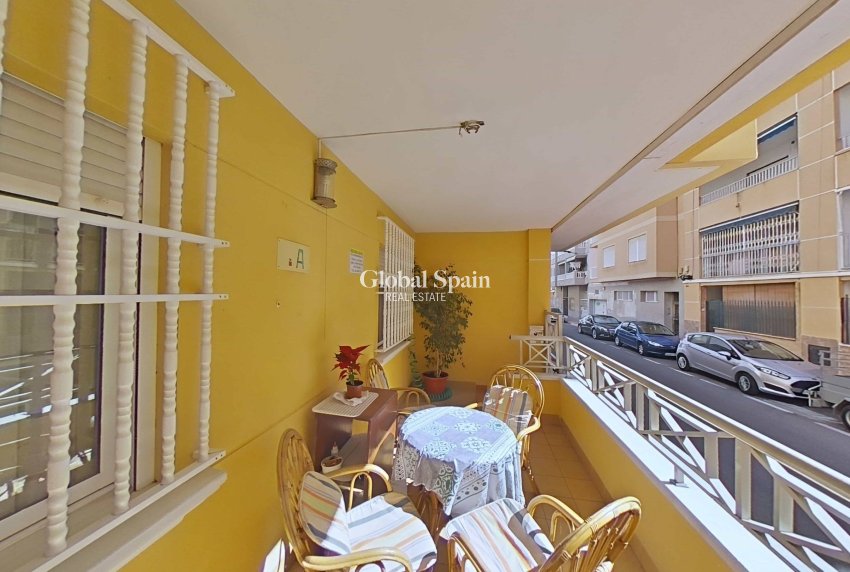 Revente - APPARTEMENT -
TORREVIEJA - Estacion de autobuses