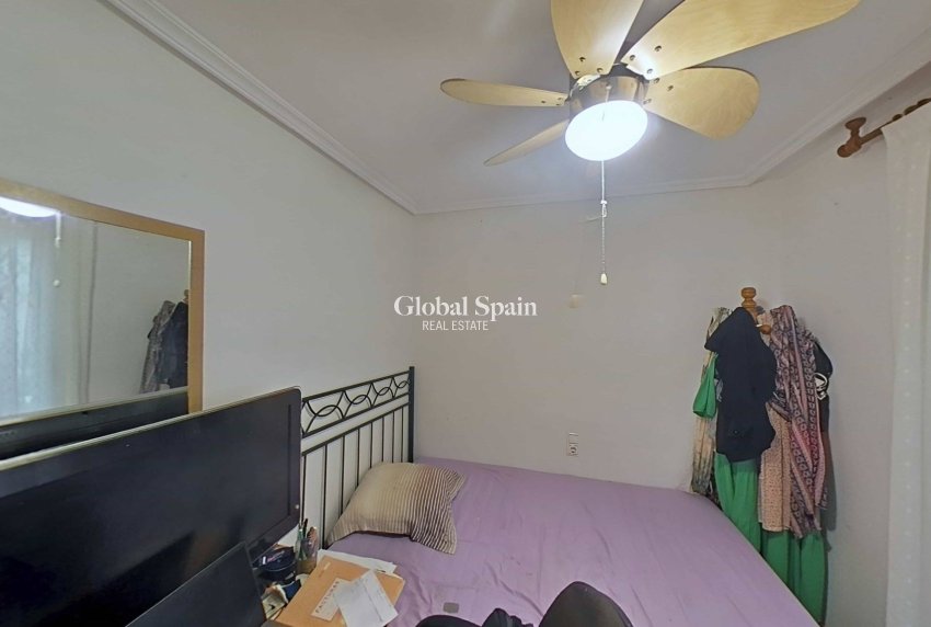 Revente - APPARTEMENT -
TORREVIEJA - Estacion de autobuses