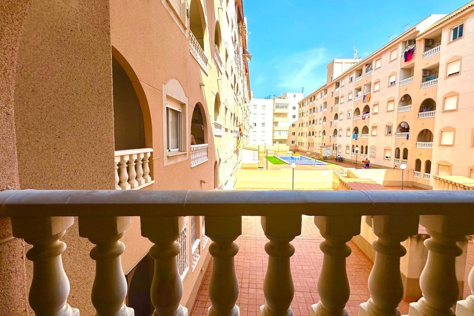 Revente - APPARTEMENT -
TORREVIEJA - Estacion de autobuses