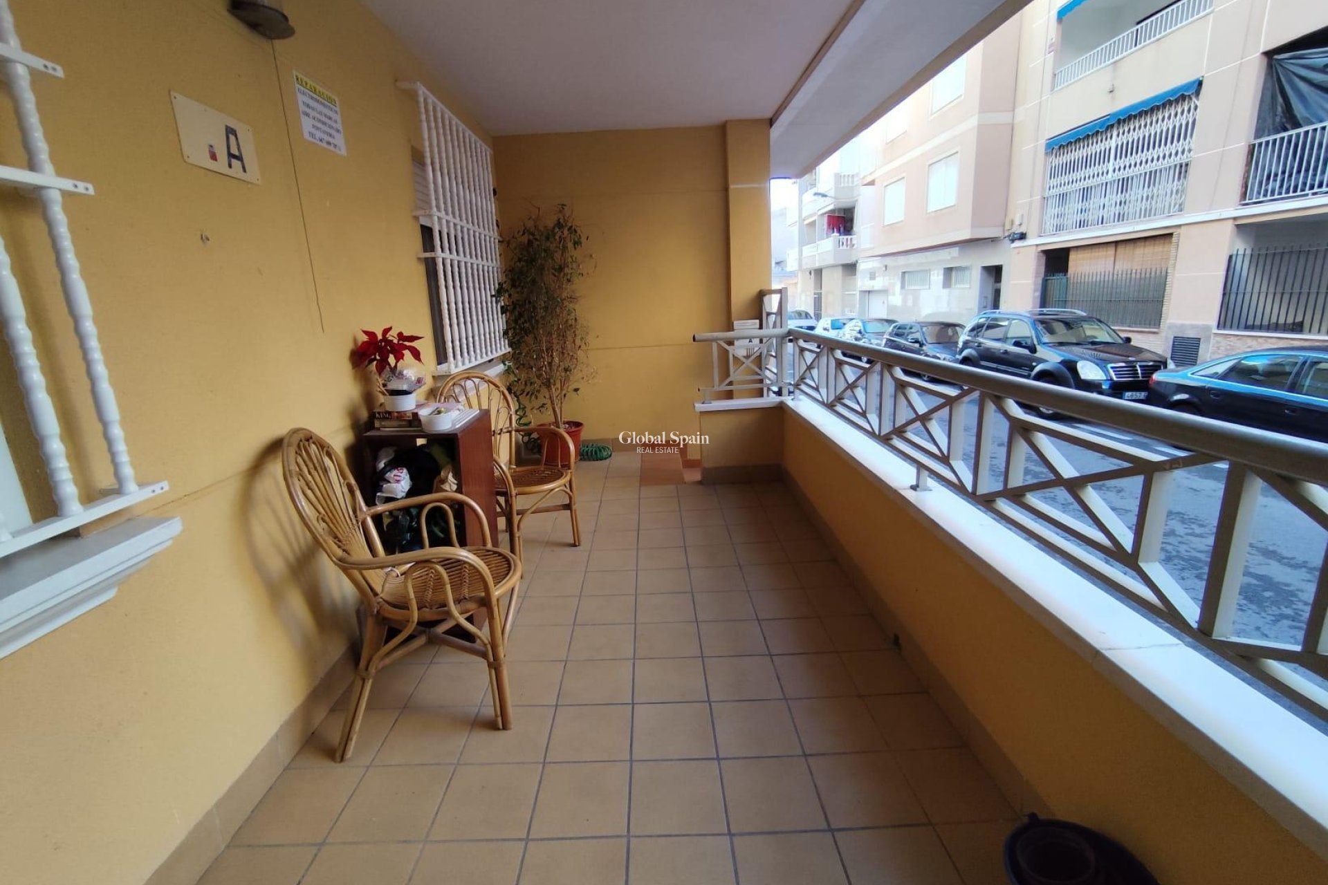 Revente - APPARTEMENT -
TORREVIEJA - Estacion de autobuses