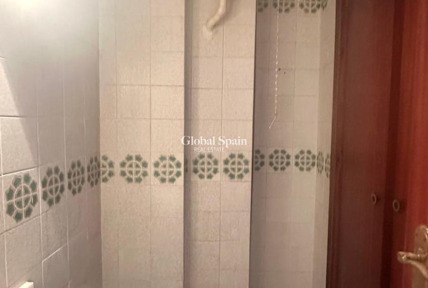 Revente - APPARTEMENT -
TORREVIEJA - Estacion de autobuses