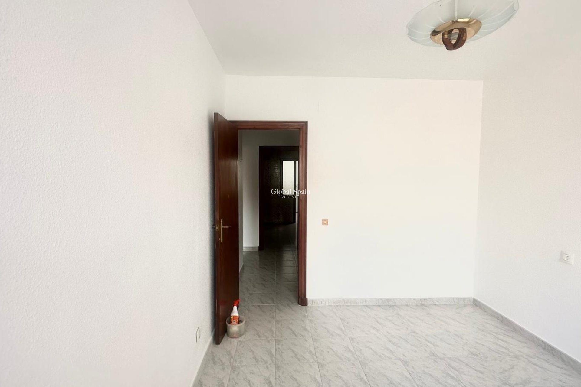 Revente - APPARTEMENT -
TORREVIEJA - Estacion de autobuses