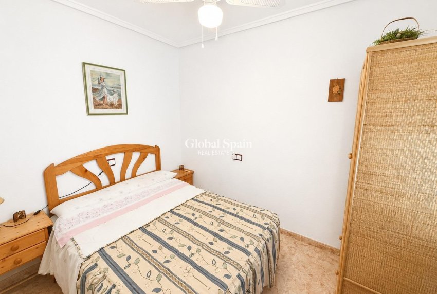 Revente - APPARTEMENT -
TORREVIEJA - Estacion de autobuses