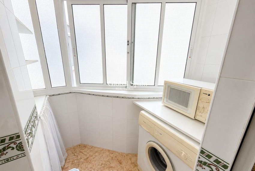 Revente - APPARTEMENT -
TORREVIEJA - Estacion de autobuses