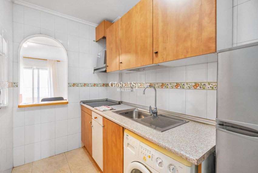 Revente - APPARTEMENT -
TORREVIEJA - Estacion de autobuses