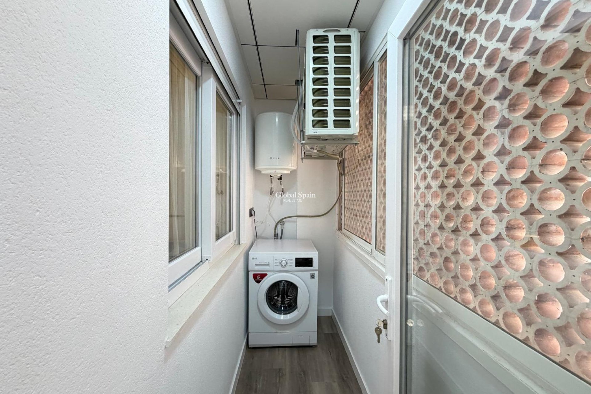 Revente - APPARTEMENT -
TORREVIEJA - Estacion de autobuses