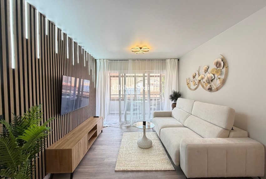Revente - APPARTEMENT -
TORREVIEJA - Estacion de autobuses