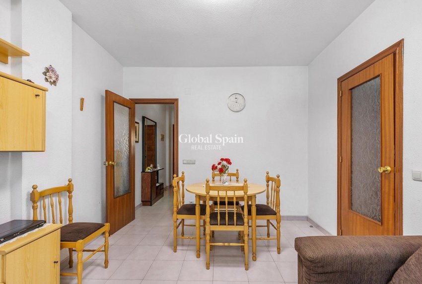 Revente - APPARTEMENT -
TORREVIEJA - Estacion de autobuses