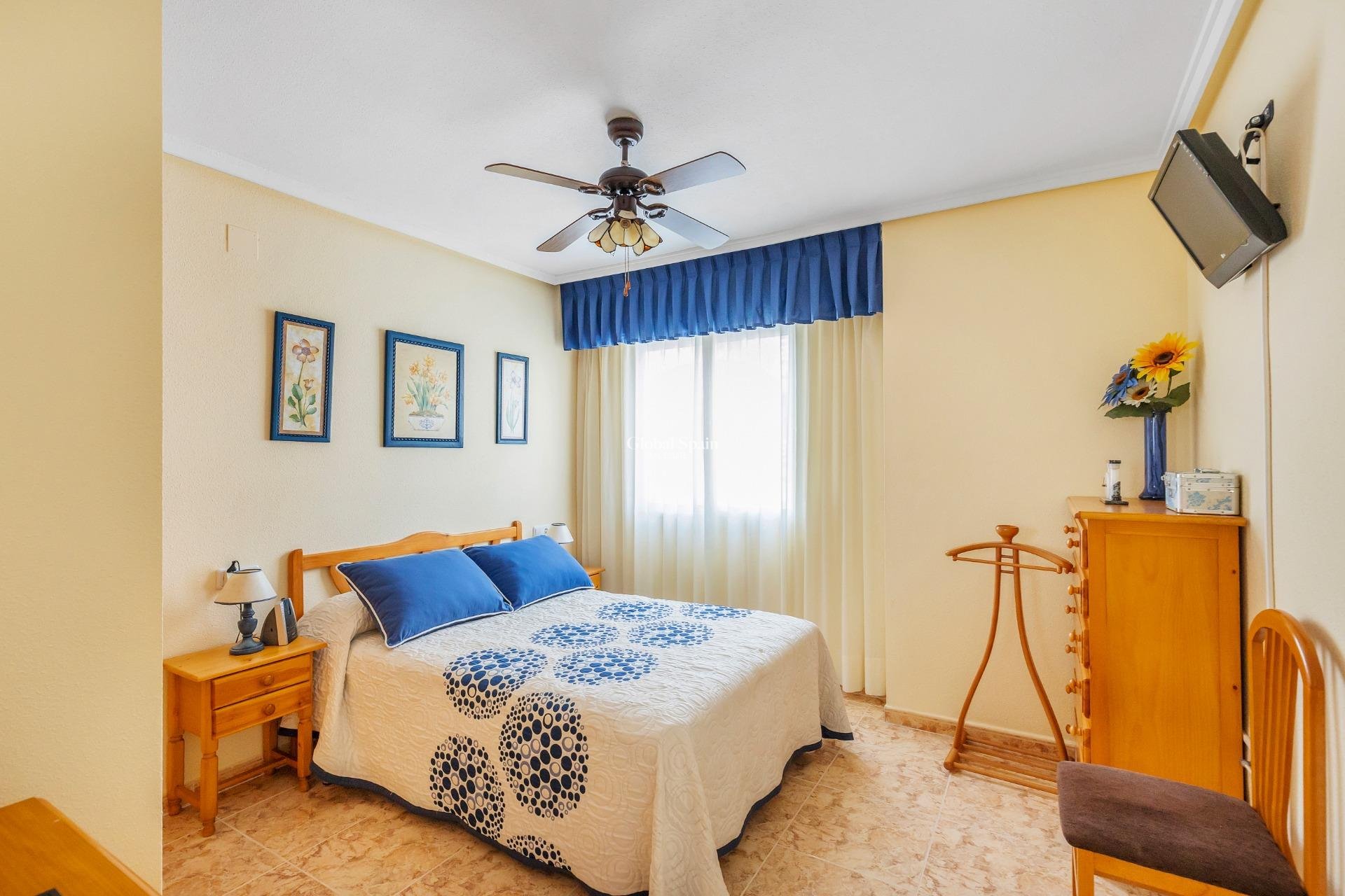 Revente - APPARTEMENT -
TORREVIEJA - Estacion de autobuses