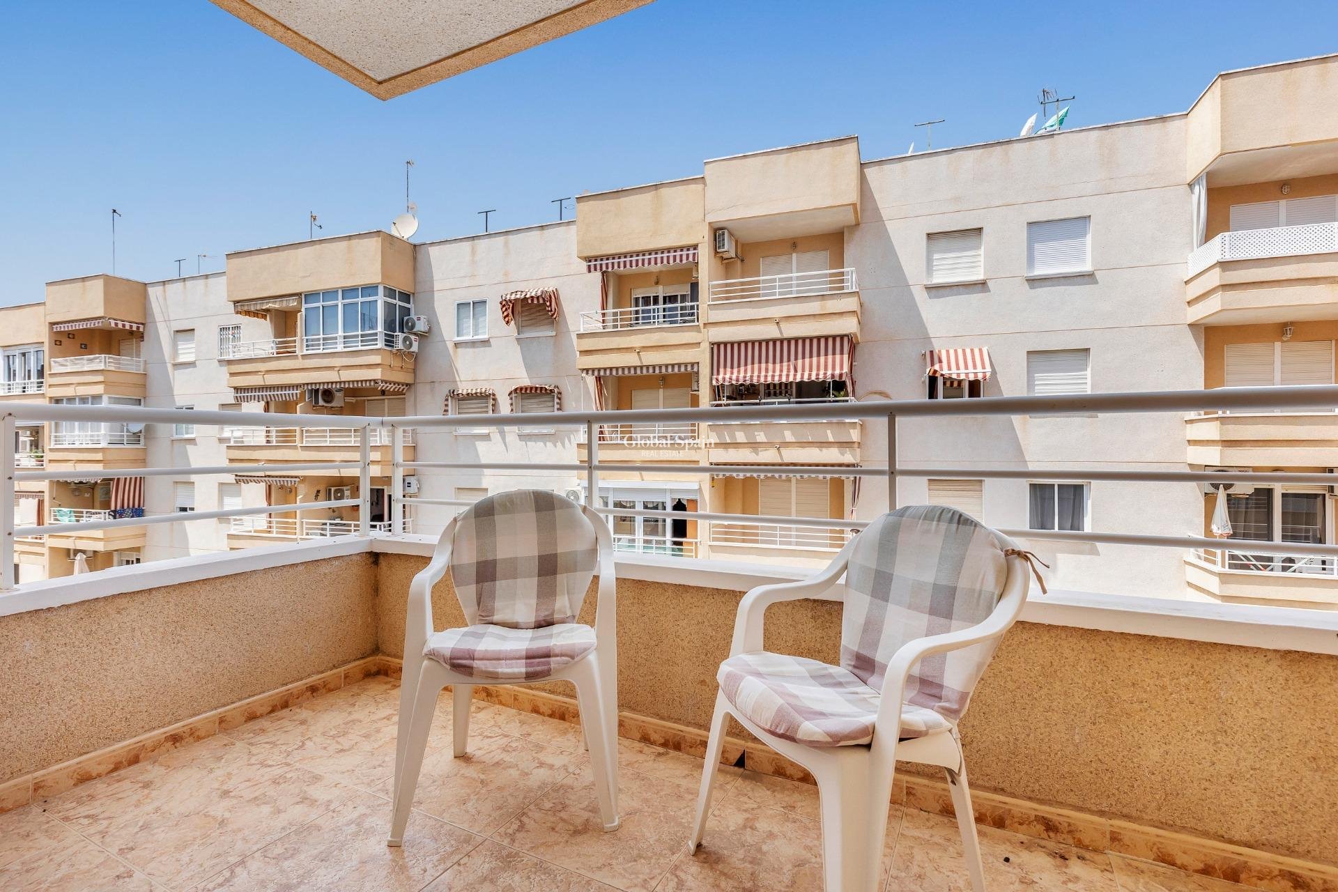 Revente - APPARTEMENT -
TORREVIEJA - Estacion de autobuses