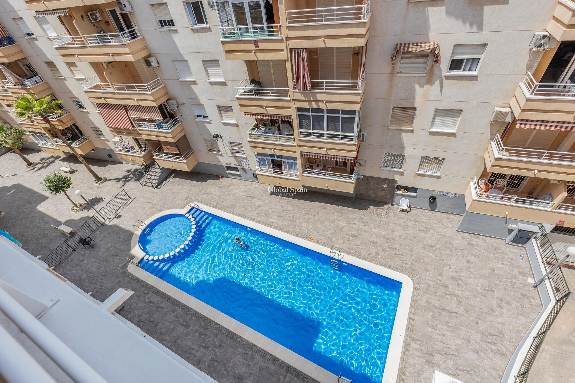 Revente - APPARTEMENT -
TORREVIEJA - Estacion de autobuses