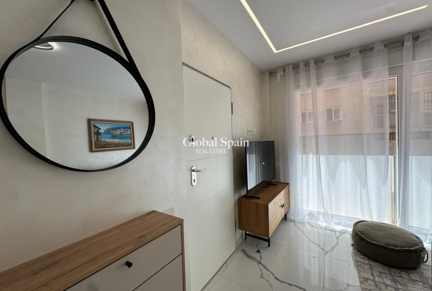 Revente - APPARTEMENT -
TORREVIEJA - Estacion de autobuses