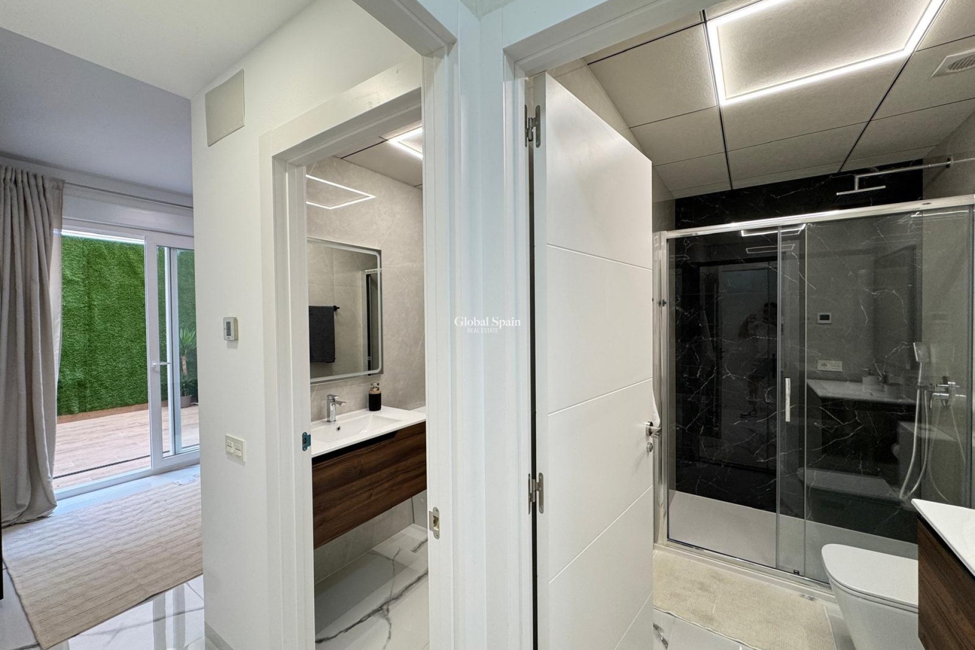 Revente - APPARTEMENT -
TORREVIEJA - Estacion de autobuses