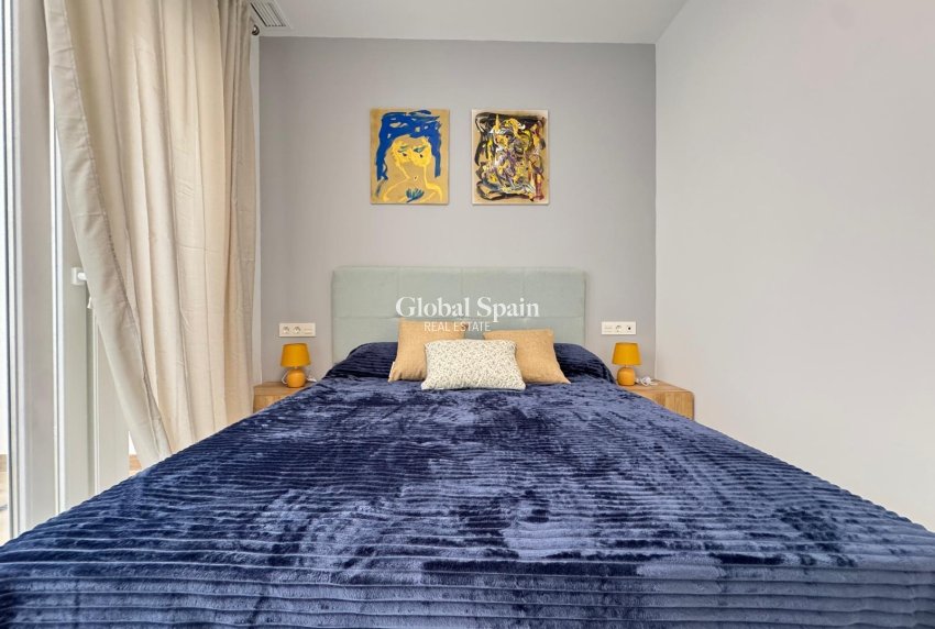 Revente - APPARTEMENT -
TORREVIEJA - Estacion de autobuses