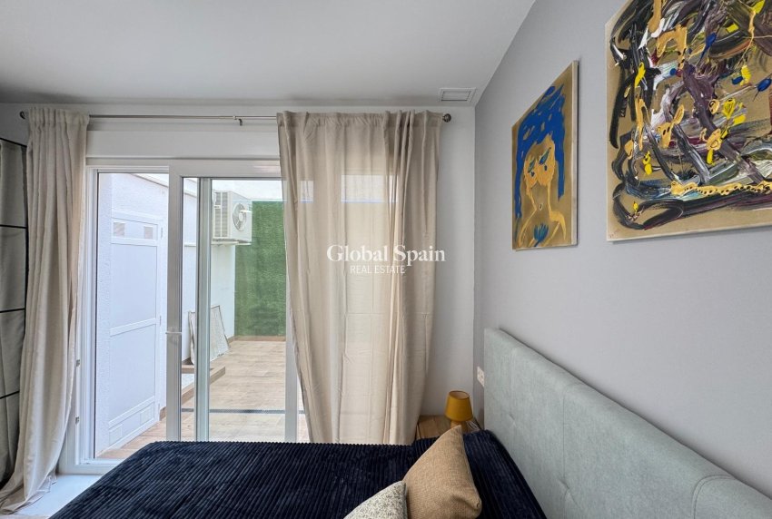 Revente - APPARTEMENT -
TORREVIEJA - Estacion de autobuses