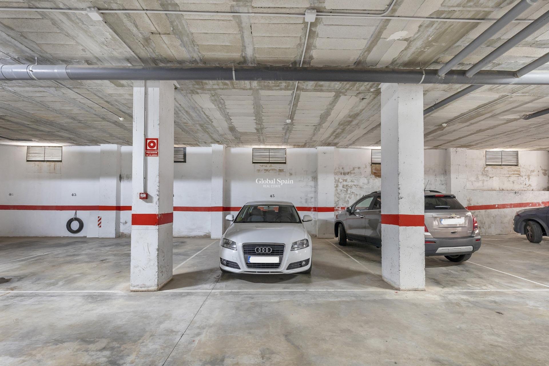 Revente - APPARTEMENT -
TORREVIEJA - Estacion de autobuses