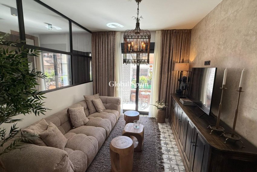Revente - APPARTEMENT -
TORREVIEJA - Estacion de autobuses
