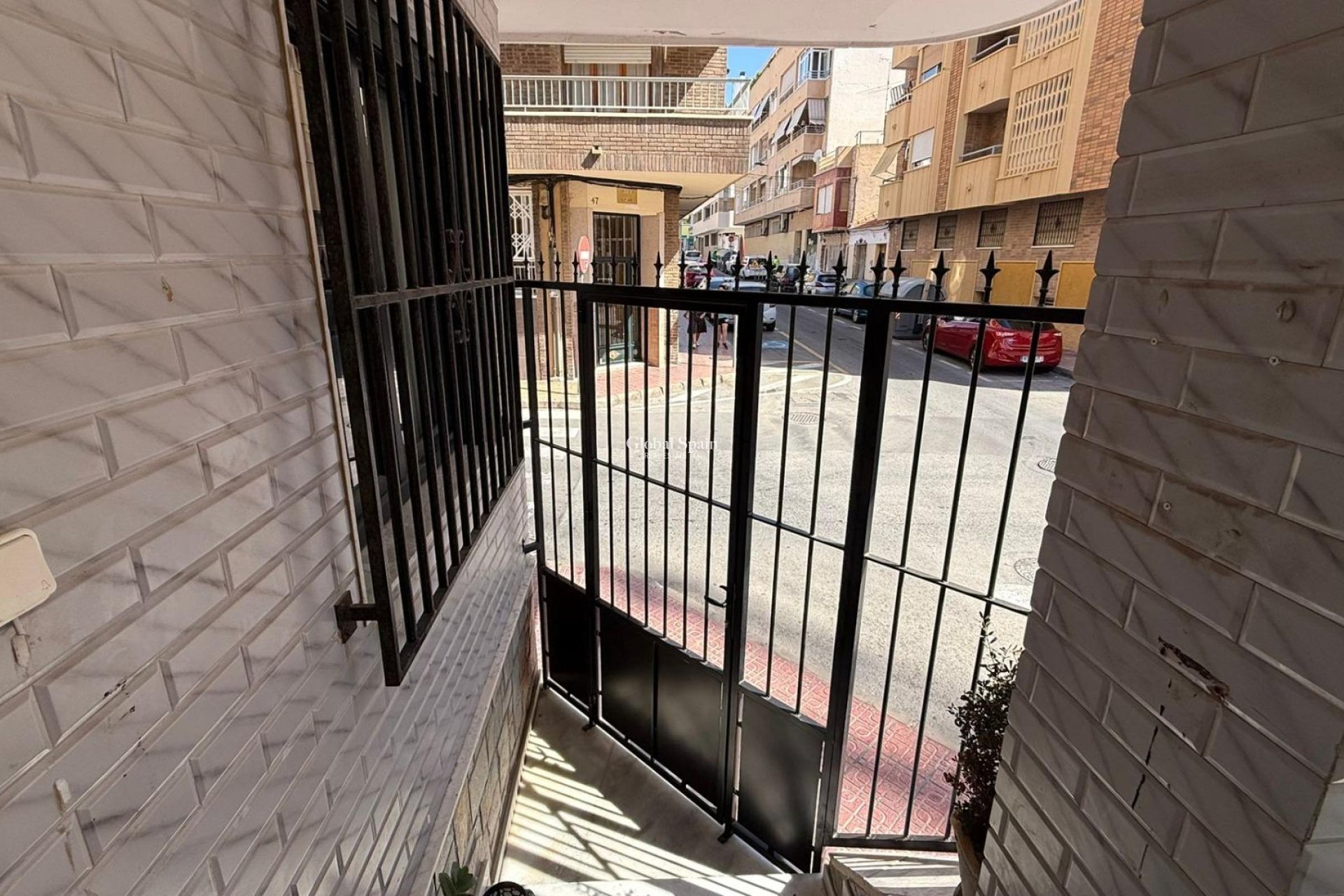 Revente - APPARTEMENT -
TORREVIEJA - Estacion de autobuses