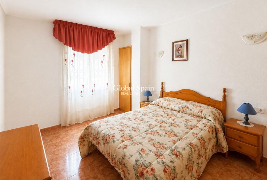 Revente - APPARTEMENT -
TORREVIEJA - Estacion de autobuses