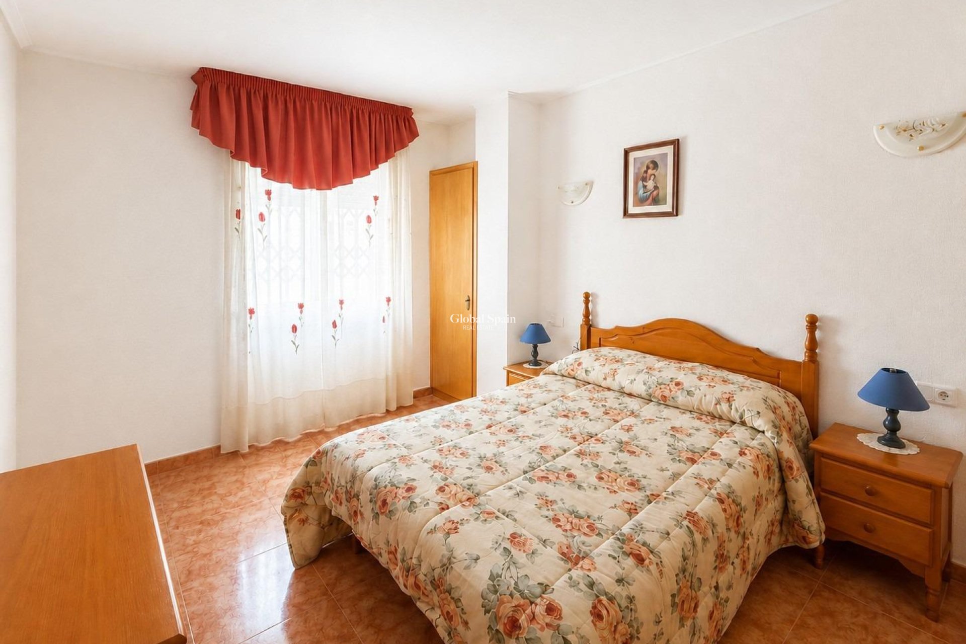Revente - APPARTEMENT -
TORREVIEJA - Estacion de autobuses