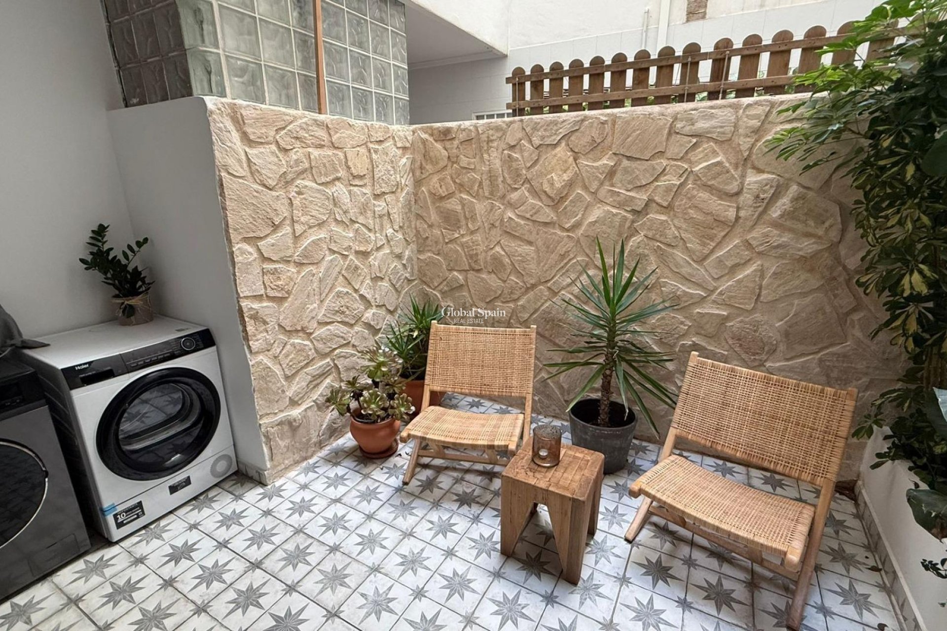 Revente - APPARTEMENT -
TORREVIEJA - Estacion de autobuses
