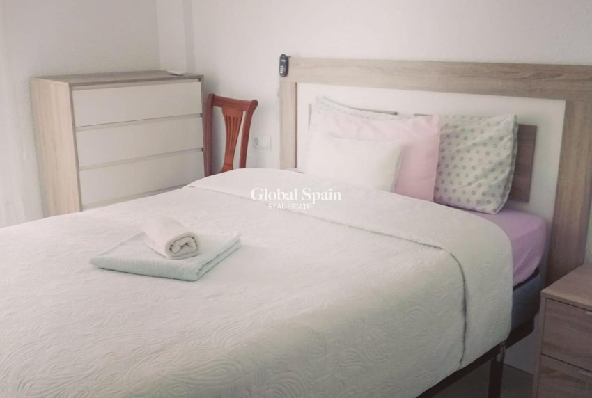 Revente - APPARTEMENT -
TORREVIEJA - Estacion de autobuses